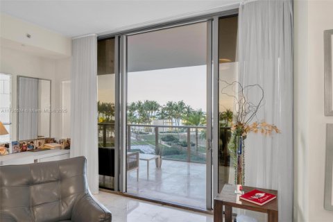 Condo in Bal Harbour, Florida, 2 bedrooms  № 1811157 - photo 11