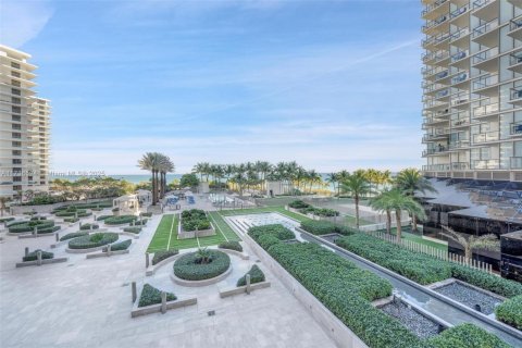 Condo in Bal Harbour, Florida, 2 bedrooms  № 1811157 - photo 17