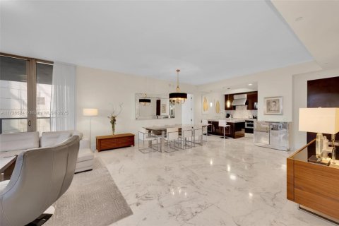 Condo in Bal Harbour, Florida, 2 bedrooms  № 1811157 - photo 13