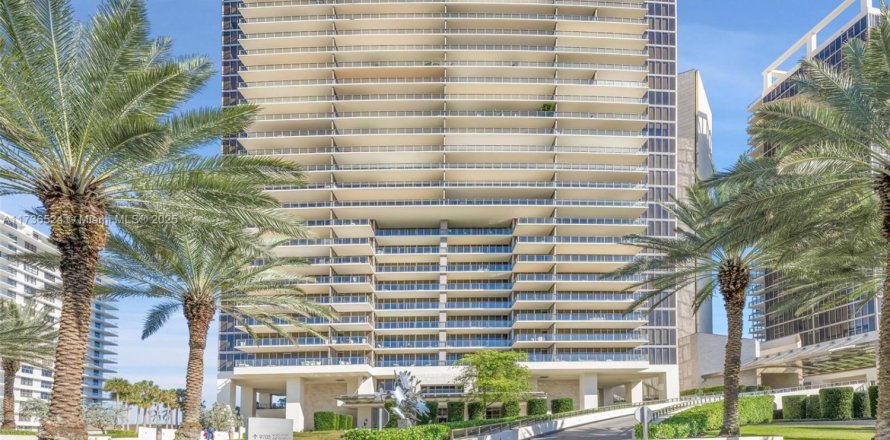 Condo in Bal Harbour, Florida, 2 bedrooms  № 1811157