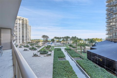 Condo in Bal Harbour, Florida, 2 bedrooms  № 1811157 - photo 15