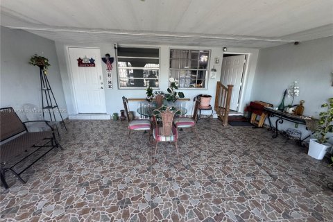 Commercial property in Sweetwater, Florida 218.51 sq.m. № 1973672 - photo 2