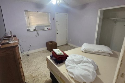 Commercial property in Sweetwater, Florida 218.51 sq.m. № 1973672 - photo 15