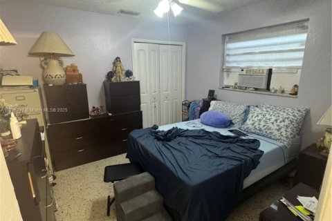 Commercial property in Sweetwater, Florida 218.51 sq.m. № 1973672 - photo 16