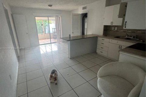 Commercial property in Sweetwater, Florida 218.51 sq.m. № 1973672 - photo 5