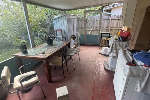 Commercial property in Sweetwater, Florida 218.51 sq.m. № 1973672 - photo 19