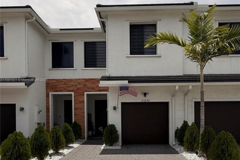 Townhouse in Homestead, Florida 3 bedrooms, 142.14 sq.m. № 1892273 - photo 1