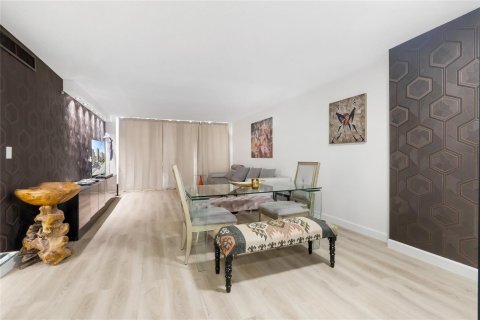 Copropriété à vendre à Hallandale Beach, Floride: 1 chambre, 78.97 m2 № 2261860 - photo 11