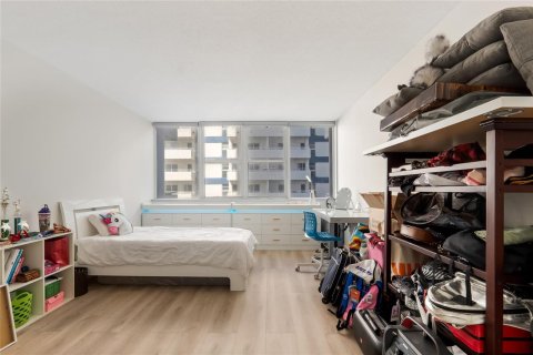 Copropriété à vendre à Hallandale Beach, Floride: 1 chambre, 78.97 m2 № 2261860 - photo 29