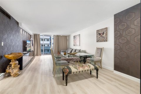 Copropriété à vendre à Hallandale Beach, Floride: 1 chambre, 78.97 m2 № 2261860 - photo 2