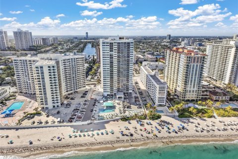 Copropriété à vendre à Hallandale Beach, Floride: 1 chambre, 78.97 m2 № 2261860 - photo 3