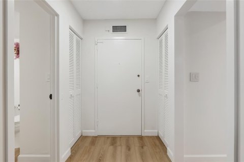 Copropriété à vendre à Hallandale Beach, Floride: 1 chambre, 78.97 m2 № 2261860 - photo 20