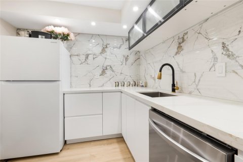 Copropriété à vendre à Hallandale Beach, Floride: 1 chambre, 78.97 m2 № 2261860 - photo 23