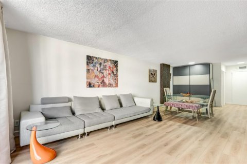 Copropriété à vendre à Hallandale Beach, Floride: 1 chambre, 78.97 m2 № 2261860 - photo 17