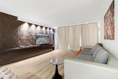 Copropriété à vendre à Hallandale Beach, Floride: 1 chambre, 78.97 m2 № 2261860 - photo 14