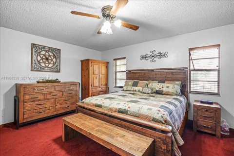 Купить виллу или дом в Хомстед, Флорида 4 спальни, 279.54м2, № 2047838 - фото 16