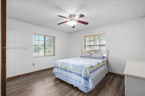 Купить виллу или дом в Хомстед, Флорида 4 спальни, 279.54м2, № 2047838 - фото 12