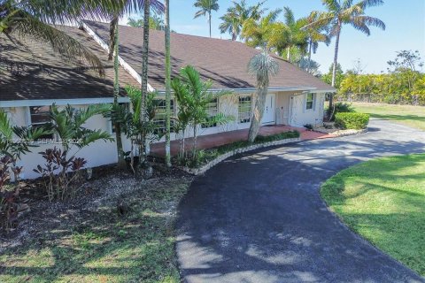 Купить виллу или дом в Хомстед, Флорида 4 спальни, 279.54м2, № 2047838 - фото 21