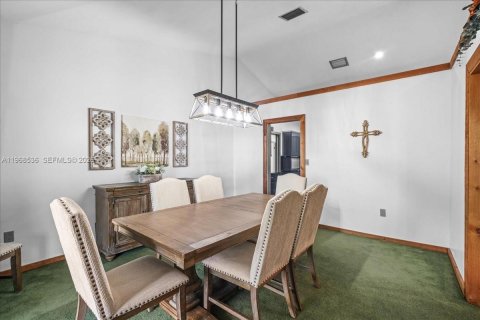 Купить виллу или дом в Хомстед, Флорида 4 спальни, 279.54м2, № 2047838 - фото 8