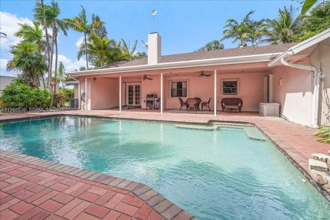 Купить виллу или дом в Хомстед, Флорида 4 спальни, 279.54м2, № 2047838 - фото 13