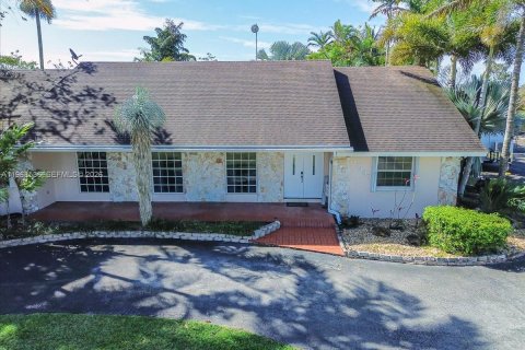 Купить виллу или дом в Хомстед, Флорида 4 спальни, 279.54м2, № 2047838 - фото 26