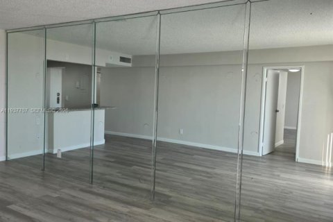 Снять в аренду кондоминиум в Норт-Майами, Флорида 2 спальни, 99.41м2, № 2004920 - фото 11