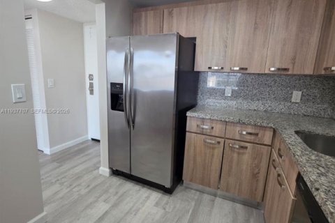 Снять в аренду кондоминиум в Норт-Майами, Флорида 2 спальни, 99.41м2, № 2004920 - фото 9