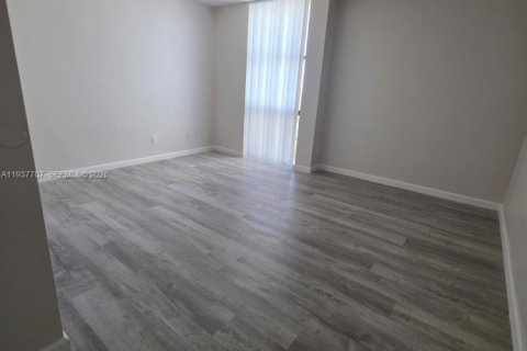 Снять в аренду кондоминиум в Норт-Майами, Флорида 2 спальни, 99.41м2, № 2004920 - фото 16