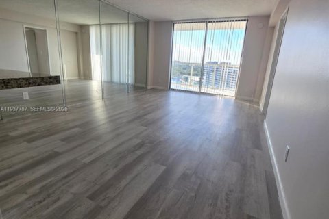 Снять в аренду кондоминиум в Норт-Майами, Флорида 2 спальни, 99.41м2, № 2004920 - фото 5