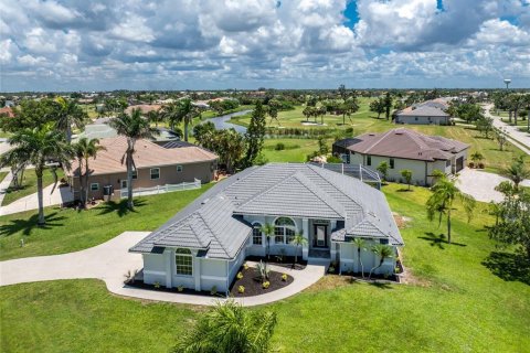 Casa en venta en Punta Gorda, Florida, 3 dormitorios, 214.23 m2 № 1869793 - foto 1