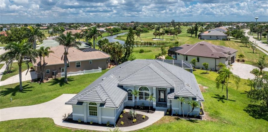 Casa en Punta Gorda, Florida 3 dormitorios, 214.23 m2 № 1869793