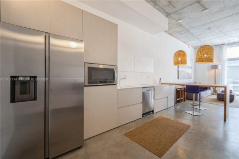 Condo in Miami Beach, Florida, 1 bedroom  № 1976049 - photo 3