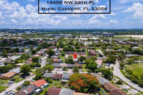 Adosado en venta en Miami Gardens, Florida, 3 dormitorios, 94.67 m2 № 1475143 - foto 23