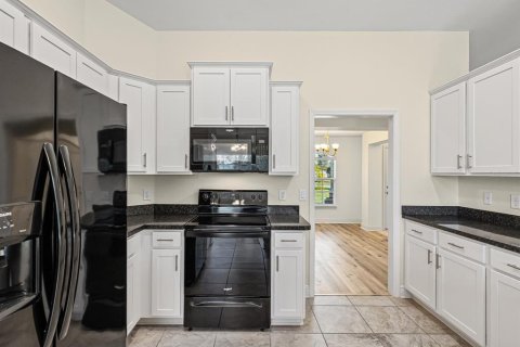 Casa en alquiler en Spring Hill, Florida, 3 dormitorios, 172.61 m2 № 1912367 - foto 15