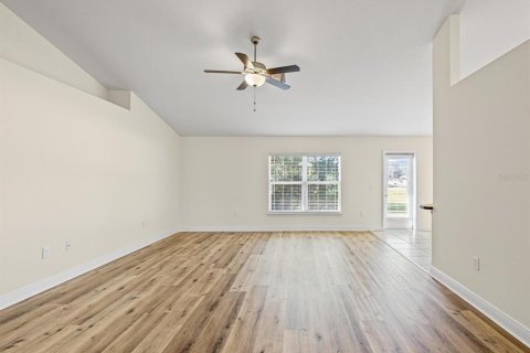Casa en alquiler en Spring Hill, Florida, 3 dormitorios, 172.61 m2 № 1912367 - foto 9