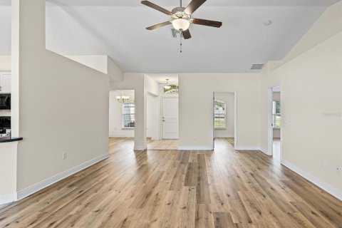 Casa en alquiler en Spring Hill, Florida, 3 dormitorios, 172.61 m2 № 1912367 - foto 11