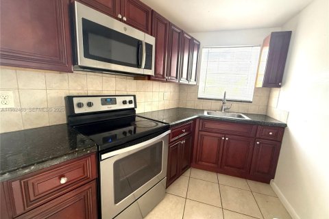 Condo à North Bay Village, Floride, 2 chambres  № 2247586