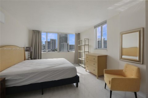 Купить кондоминиум в Майами-Бич, Флорида 2 спальни, 82.68м2, № 2023931 - фото 9