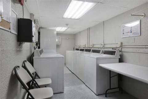 Купить кондоминиум в Майами-Бич, Флорида 2 спальни, 82.68м2, № 2023931 - фото 17