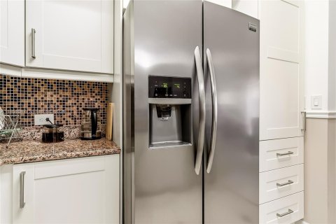 Купить кондоминиум в Халландейл-Бич, Флорида 2 комнаты, 106.84м2, № 2054622 - фото 22