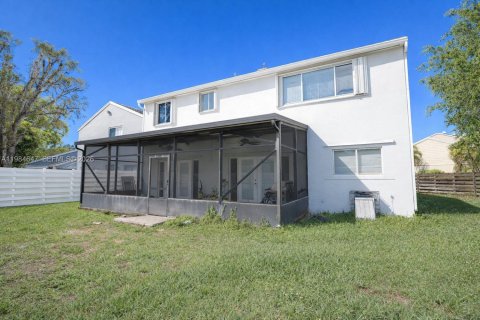 House in Miami, Florida 4 bedrooms, 193.61 sq.m. № 2046806 - photo 15