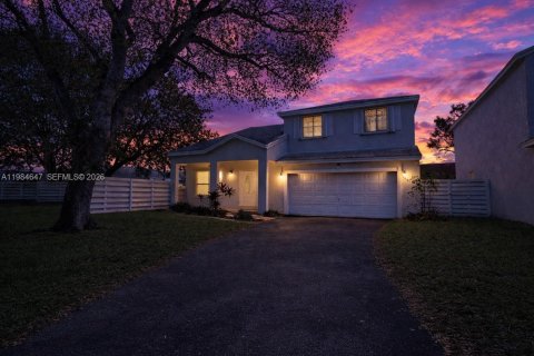 House in Miami, Florida 4 bedrooms, 193.61 sq.m. № 2046806 - photo 16