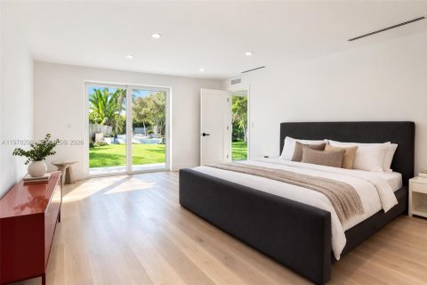 House in Wilton Manors, Florida 3 bedrooms, 138.42 sq.m. № 2042093 - photo 4