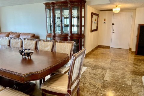 Снять в аренду кондоминиум в Санни-Айлс-Бич, Флорида 2 спальни, 141.68м2, № 1992425 - фото 5