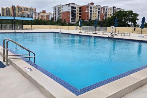 Снять в аренду кондоминиум в Санни-Айлс-Бич, Флорида 2 спальни, 141.68м2, № 1992425 - фото 1