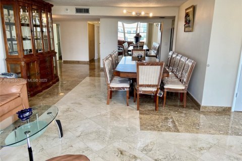 Снять в аренду кондоминиум в Санни-Айлс-Бич, Флорида 2 спальни, 141.68м2, № 1992425 - фото 9