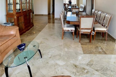 Снять в аренду кондоминиум в Санни-Айлс-Бич, Флорида 2 спальни, 141.68м2, № 1992425 - фото 23