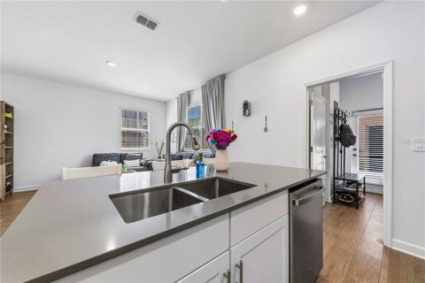 Touwnhouse à vendre à Orlando, Floride: 3 chambres, 159.51 m2 № 2403096 - photo 9