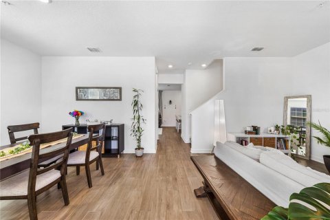 Touwnhouse à vendre à Orlando, Floride: 3 chambres, 159.51 m2 № 2403096 - photo 2