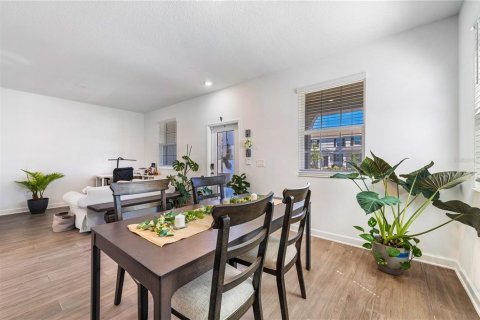 Touwnhouse à vendre à Orlando, Floride: 3 chambres, 159.51 m2 № 2403096 - photo 3